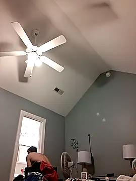 Snapshot of TrndSettr chatting on 02/10/26, 11:42 TrndSettr online show from 02/10/26, 11:42