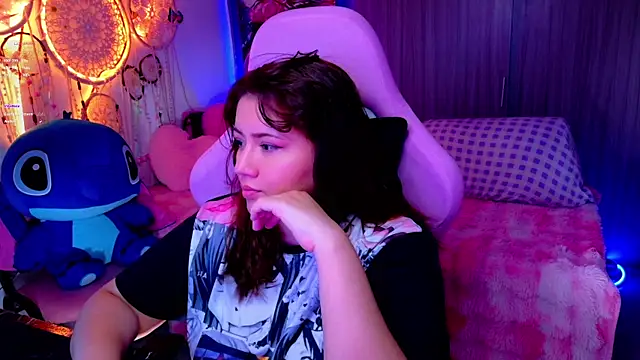 ALIS E G online show from 06/18/26, 06:23