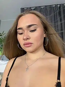 MonicaWestt online show from 05/21/26, 07:04