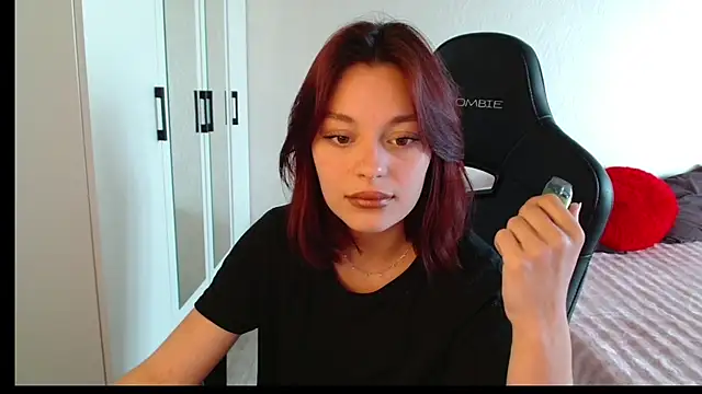 Snapshot of Eva_Avea chatting on 03/30/26, 08:26 Eva Avea online show from 03/30/26, 08:26