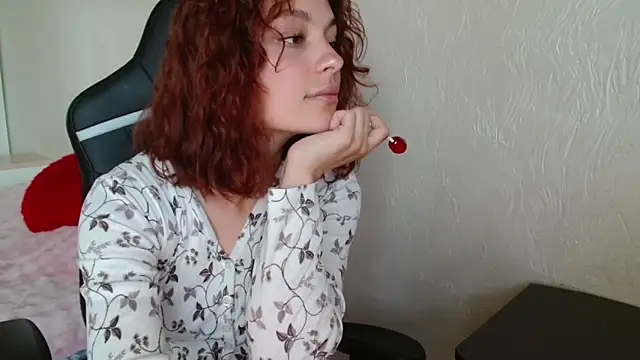 Snapshot of Eva_Avea chatting on 05/21/26, 10:33 Eva Avea online show from 05/21/26, 10:33