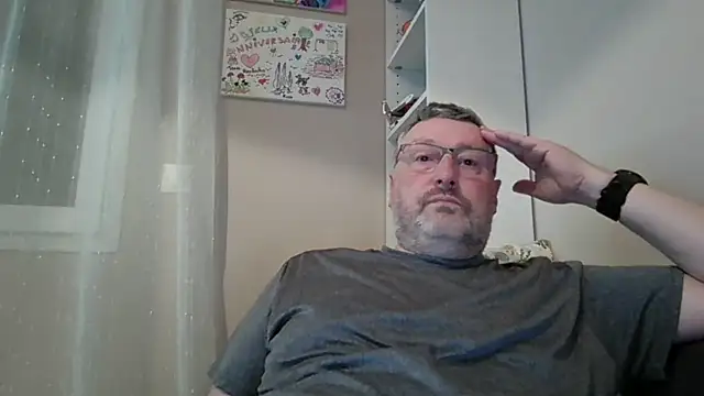doudou310 online show from 04/02/26, 03:37