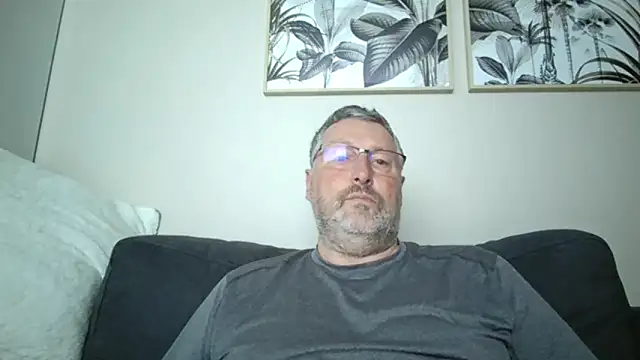 doudou310 online show from 05/13/26, 04:21