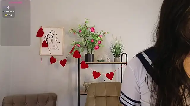 Noiry Vuvez online show from 06/11/26, 12:32