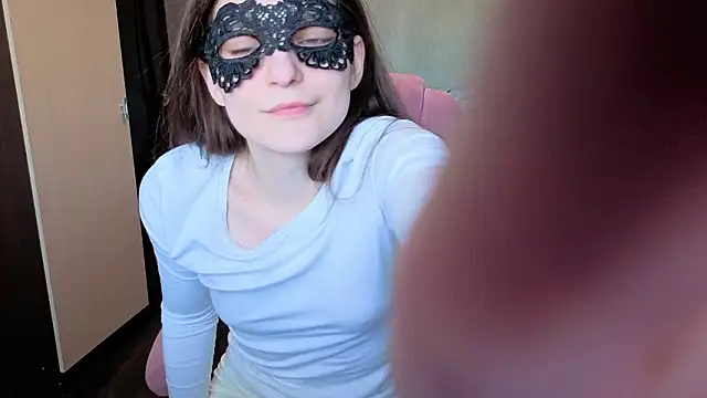 Snapshot of Helgamunn chatting on 02/22/26, 12:47 Helgamunn online show from 02/22/26, 12:47