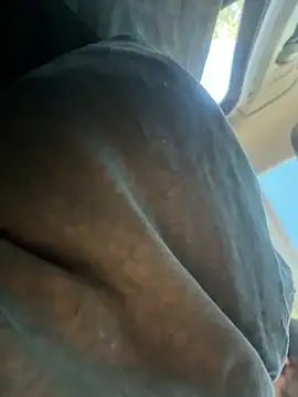 Snapshot of makemestayhard chatting on 03/27/26, 03:23 makemestayhard online show from 03/27/26, 03:23