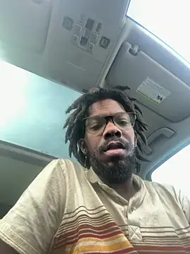 Snapshot of makemestayhard chatting on 03/28/26, 04:39 makemestayhard online show from 03/28/26, 04:39