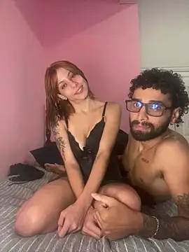 Snapshot of casal_atrevido chatting on 04/11/26, 04:55 casal atrevido online show from 04/11/26, 04:55
