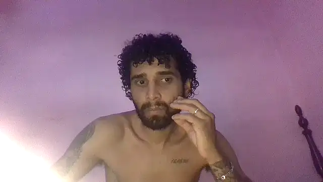 Snapshot of casal_atrevido chatting on 05/28/26, 01:41 casal atrevido online show from 05/28/26, 01:41
