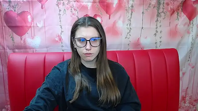 LilianaShine online show from 04/29/26, 05:00