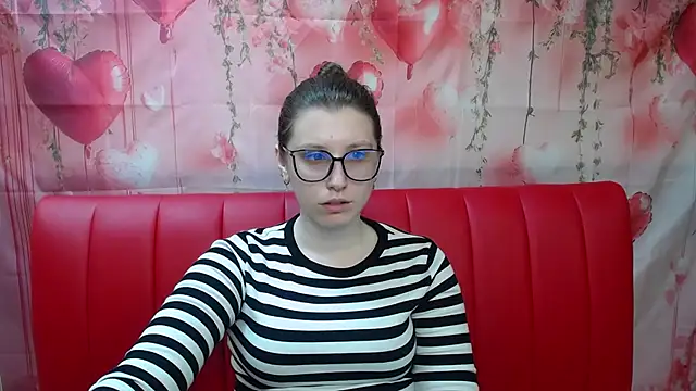 LilianaShine online show from 05/08/26, 05:02