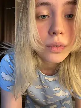 LovelyMiu online show from 02/01/26, 02:15