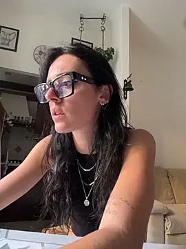 Snapshot of alibi_room chatting on 06/02/26, 01:35 alibi room online show from 06/02/26, 01:35