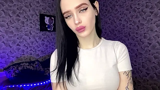 IeshaOsorio online show from 03/12/26, 06:30