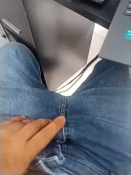 Snapshot of homem-amador chatting on 03/06/26, 04:47 homem-amador online show from 03/06/26, 04:47