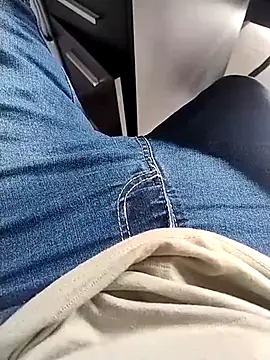 Snapshot of homem-amador chatting on 03/19/26, 06:56 homem-amador online show from 03/19/26, 06:56