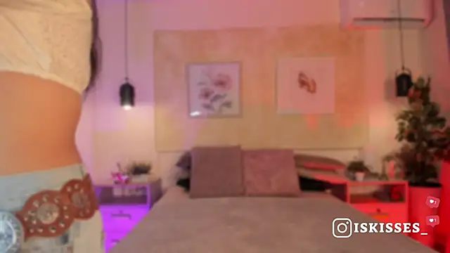 Snapshot of IsabellaSweet__ chatting on 05/24/26, 12:32 IsabellaSweet online show from 05/24/26, 12:32