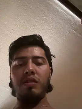 Snapshot of Winniedepootha chatting on 03/08/26, 09:18 Winniedepootha online show from 03/08/26, 09:18