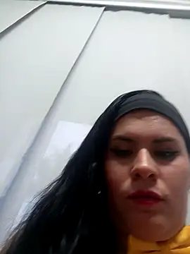 Snapshot of paris_laurens chatting on 02/16/26, 11:01 paris laurens online show from 02/16/26, 11:01