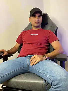 Snapshot of HAMILTONG12 chatting on 02/17/26, 10:49 HAMILTONG12 online show from 02/17/26, 10:49