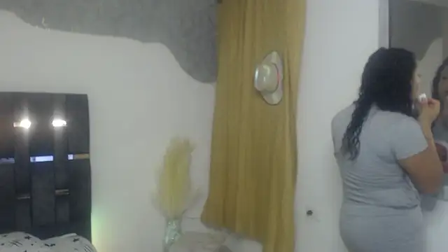 Snapshot of Barbara_D_Valencia chatting on 03/25/26, 03:51 Barbara D Valencia online show from 03/25/26, 03:51