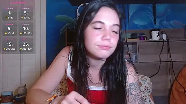 Snapshot of ahungkittykat chatting on 06/17/26, 12:13 ahungkittykat online show from 06/17/26, 12:13
