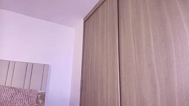 Snapshot of Anna-Lynn chatting on 03/08/26, 02:04 Anna-Lynn online show from 03/08/26, 02:04