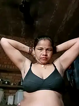 Snapshot of Pooja_sahu chatting on 03/11/26, 05:41 Pooja sahu online show from 03/11/26, 05:41