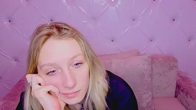 Snapshot of Akiro_Kim7 chatting on 03/11/26, 03:56 Akiro Kim7 online show from 03/11/26, 03:56