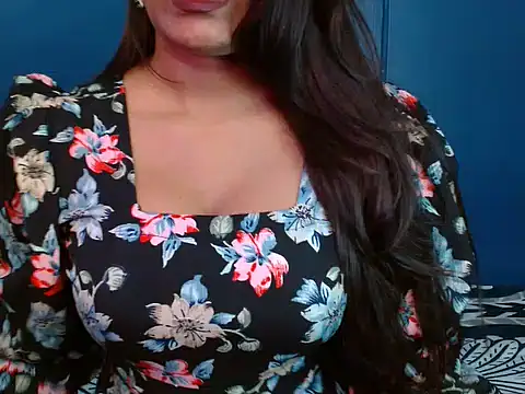 Hotginni4 online show from 05/10/26, 02:22