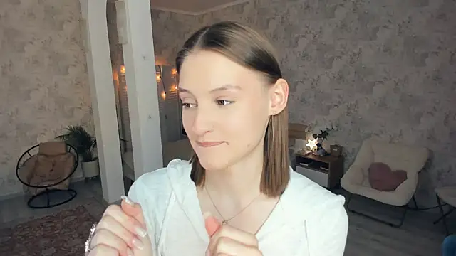 LianneBynon online show from 06/13/26, 08:34
