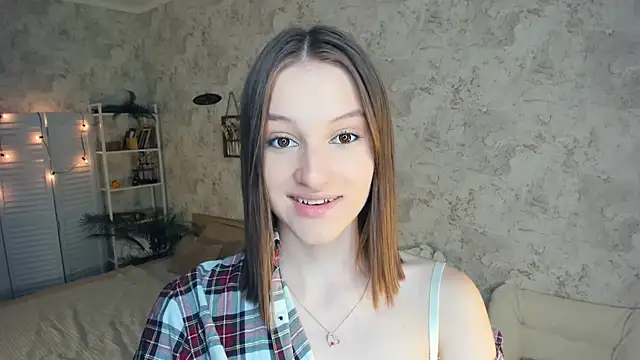 LianneBynon online show from 06/22/26, 08:33