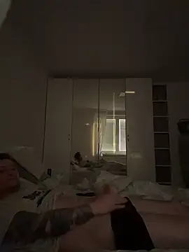 Snapshot of LubasOriginMen chatting on 04/08/26, 04:34 LubasOriginMen online show from 04/08/26, 04:34