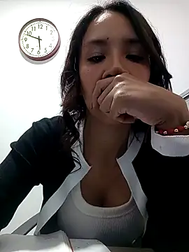 Snapshot of MiaSantana_ chatting on 04/13/26, 10:48 MiaSantana online show from 04/13/26, 10:48