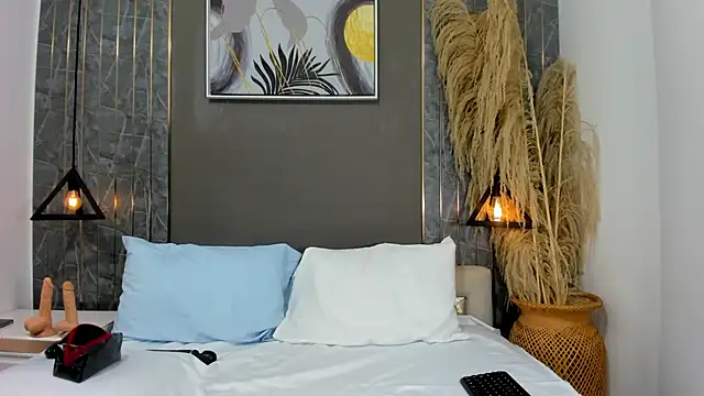 Snapshot of emma_evanss__ chatting on 04/07/26, 11:21 emma evanss online show from 04/07/26, 11:21