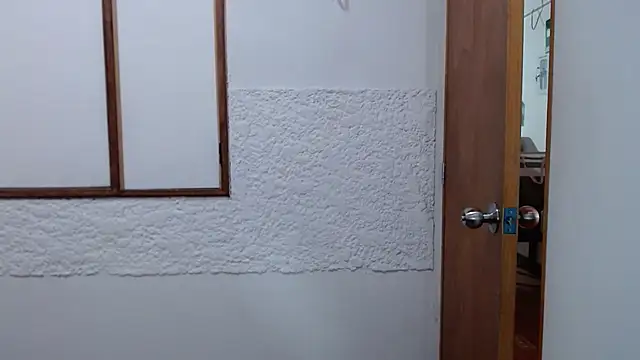 Snapshot of JulianaLopera1 chatting on 02/10/26, 03:27 JulianaLopera1 online show from 02/10/26, 03:27