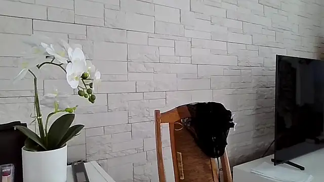 JuliaLovely online show from 06/16/26, 02:09