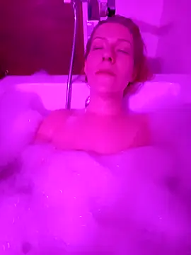 Snapshot of PolomaAndBobo chatting on 02/06/26, 08:45 PolomaAndBobo online show from 02/06/26, 08:45