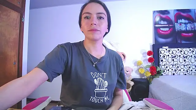 lika little0 online show from 05/01/26, 01:54