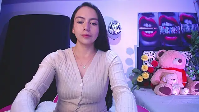 Snapshot of lika_little0 chatting on 06/10/26, 12:11 lika little0 online show from 06/10/26, 12:11
