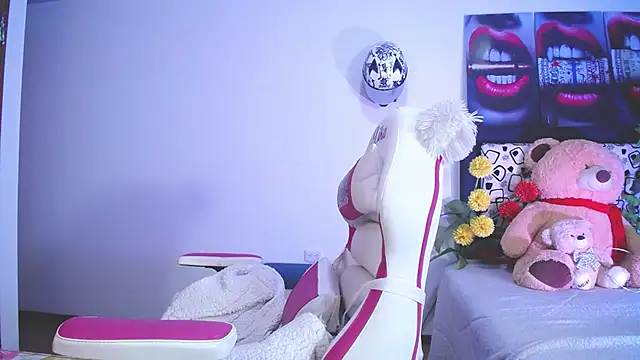 Snapshot of lika_little0 chatting on 06/19/26, 11:08 lika little0 online show from 06/19/26, 11:08