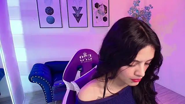 Maddie T18 online show from 04/29/26, 11:25