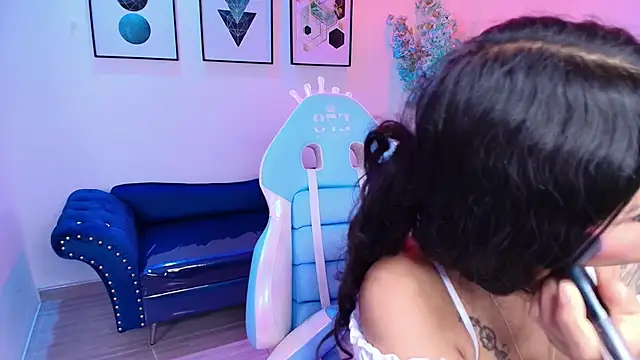 Maddie T18 online show from 06/11/26, 11:19