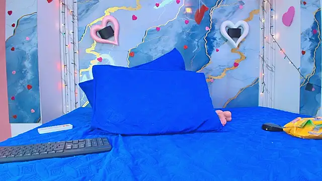 Snapshot of crystal_love08 chatting on 02/25/26, 07:12 crystal love08 online show from 02/25/26, 07:12