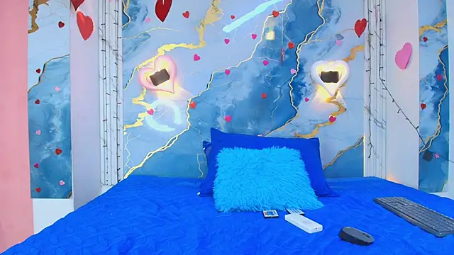 Snapshot of crystal_love08 chatting on 02/26/26, 07:35 crystal love08 online show from 02/26/26, 07:35