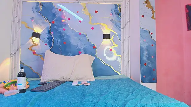 Snapshot of crystal_love08 chatting on 03/09/26, 07:18 crystal love08 online show from 03/09/26, 07:18