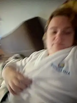 Snapshot of VitniKis chatting on 02/17/26, 06:43 VitniKis online show from 02/17/26, 06:43