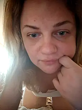 Snapshot of VitniKis chatting on 02/27/26, 06:35 VitniKis online show from 02/27/26, 06:35