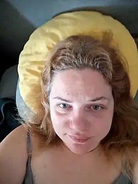 Snapshot of VitniKis chatting on 03/05/26, 11:28 VitniKis online show from 03/05/26, 11:28