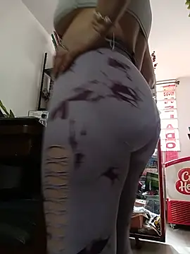 Snapshot of candy69- chatting on 08/05/26, 01:47 candy69- online show from 08/05/26, 01:47